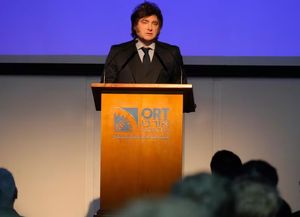 Denunciaron penalmente a Javier Milei por su discurso en el colegio ORT