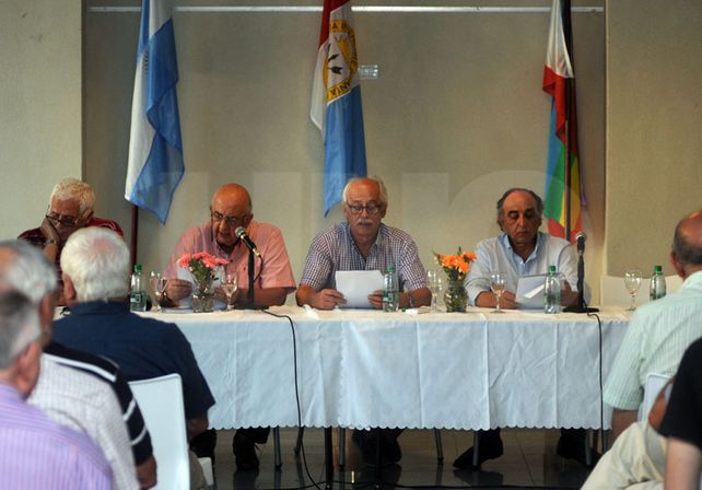 Participación. Busatto agradeció la presencia de numerosos afiliados en la asamblea anual. Foto: Mauricio Centurión / UNO Santa Fe
