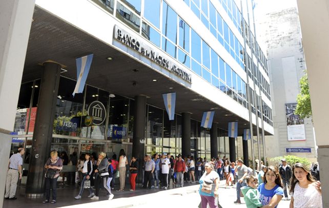 calma. La moderación de las expectativas cambiarias y financieras alentó la suba de los despósitos a plazo fijo.