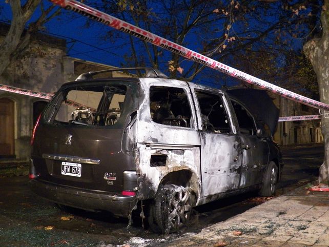 Incendian el auto del intendente Corral en su casa de B° Candioti