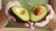 El truco infaltable: cómo guardar la mitad de una palta para que no se ponga negra