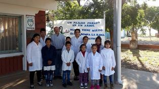 Antes de la pandemia el Jefe Comunal de Iturraspe con toda la comunidad de la Escuela Nª 650. Para este ciclo lectivo habrá 5 alumnos.&nbsp;