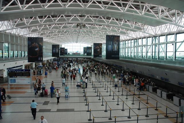 Buscan a una mujer que desapareció en el aeropuerto de Ezeiza