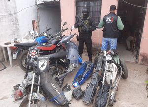 Cayó preso por el robo de una motocicleta en San José del Rincón y le incautaron otras dos desarmadas con pedido de secuestro