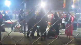 Hinchas de Central festejaron cerca del Coloso y hubo incidentes