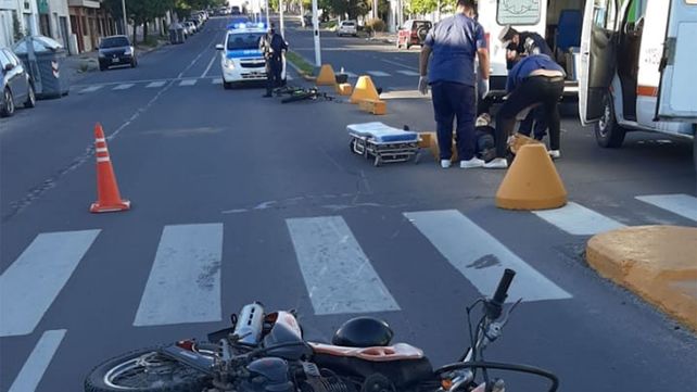 Paraná: ciclista y un motociclista fueron hospitalizados tras choque