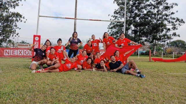 Las chicas de Los Espinillos fueron campeonas de local.