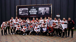 La reserva de Newells a pleno antes de salir para Buenos Aires.