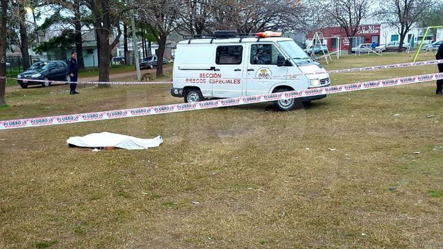 Crimen y misterio en Sauce Viejo : asesinaron con 48 puñaladas a un joven esta madrugada