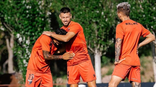 ¿Se viene cambio de esquema y nueva dupla ofensiva en Colón?