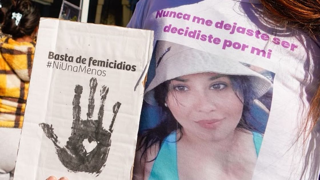 Femicidio de Débora Bordón: más de veinte puñaladas y fuga por el balcón.