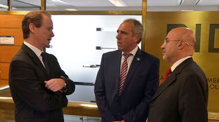 Gestión. Bordet, ayer, con Caldarelli y un funcionario del Banco Interamericano de Desarrollo.&nbsp;
