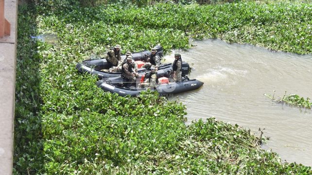 El Ejército intensifica los trabajos finales para retirar los embalsados en la Laguna Setúbal y el Riacho Santa Fe