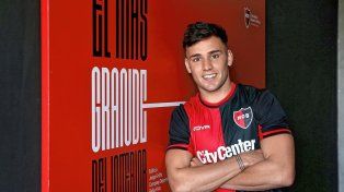 El defensor Augusto Schott llegó a Newells tras su paso por Colón para firmar a préstamo por 18 meses.