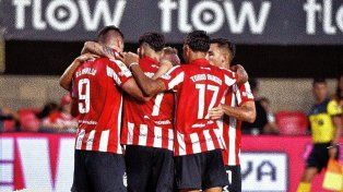 Estudiantes le sacó el invicto a Racing en La Plata