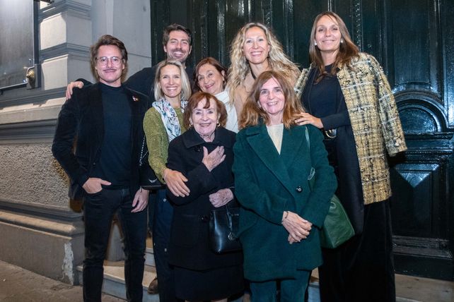 Esteban latucca, Agustina Gonzalez, Lisandro Abut, Adriana Sedano, Ximena Gonzalez, Elva Fabbroni, Veronica Ambroggio, Maria Claudia Gonzalez