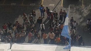 Alumnos del Liceo Municipal vuelven a movilizarse frente al Concejo