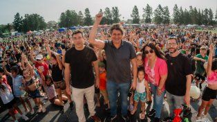 El intendente de Funes, Roly Santacroce, encabezó el evento de la Primavera de las infancias.