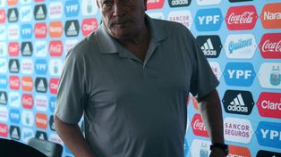 Rostro compungido. Así se lo vio ayer a Segura en conferencia de prensa. El titular de la AFA no esquivó ninguna respuesta.