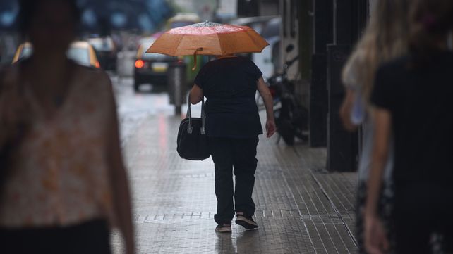 El SMN pronosticó que las fuertes lluvias estarán presentes durante todo este miércoles sobre Rosario y la región.