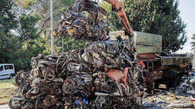 Paraná: compactarán más de 3.000 motos y convocan a retirarlas