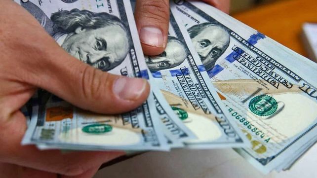 Se puede comprar dólares legales, sin el recargo del 30%