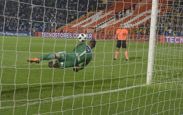 Jeremías Ledesma fue determinante en aquella Copa Argentina. En cuatro partidos el canalla pasó por penales.