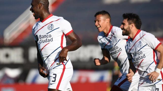 Le debe a todo el mundo: Zapata volvió a demandar a San Lorenzo ante FIFA Le debe a todo el mundo: Zapata volvió a demandar a San Lorenzo ante FIFA