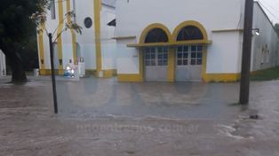 VIDEO: En Larroque cayeron 105 milímetros en una hora y el 70% del pueblo está inundado