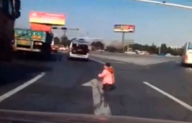 El nene alcanzó a ponerse a salvo de milagro.