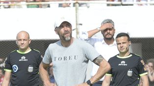 ¿Seguirá? El Kily González se jugará mucho cuando reciba a Atlético Tucumán.