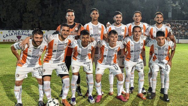 Cosmos derrotó en la definición por penales a La Perla y jugará la final en Recreo ante Central Oeste.