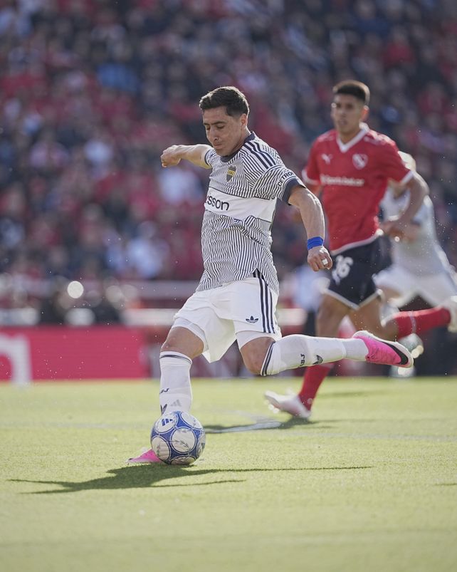 Miguel Merentiel fue titular en Boca