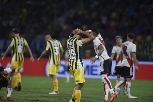 Contra River, en el Madre de Ciudades, por el Trofeo de Campeones, fue derrota del Canalla.