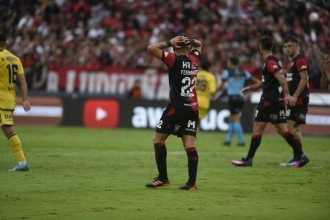 Newells tuvo una mala tarde y cayó ante Boca.