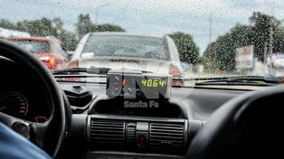 Taxistas pidieron reunirse con el municipio por la propuesta de pagar el servicio con la Sube