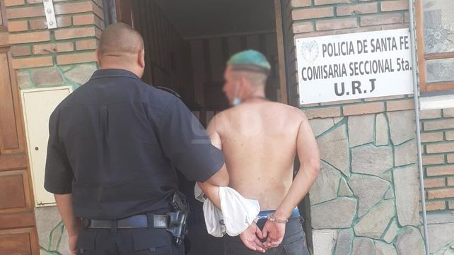 Detenido porque golpeó y robó a un adolescente en el Parque federal