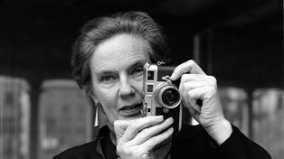 Dos muestras parisinas revelan la relación entre mujer y fotografía