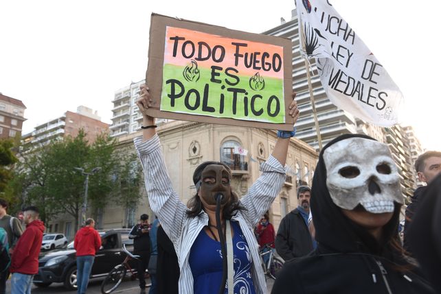 Una de las marchas que siguieron replicándose en la ciudad.