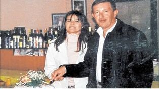 La docente María Gauna y su marido Omar Bartorelli, quien fue víctima de homicidio