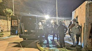Esta madrugada la Policía incautó 70 bochitas de cocaína, dinero y elementos de narcomenudeo en Anacleto Medina. Un matrimonio quedó preso.