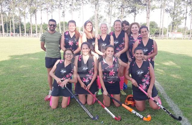 El Interprovincial de Mamis Hockey en el sintético de agua