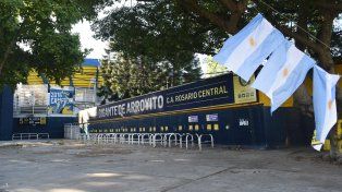 El Gigante con las banderas de Argentina. Este domingo habrá final del Mundial, pero también elecciones.