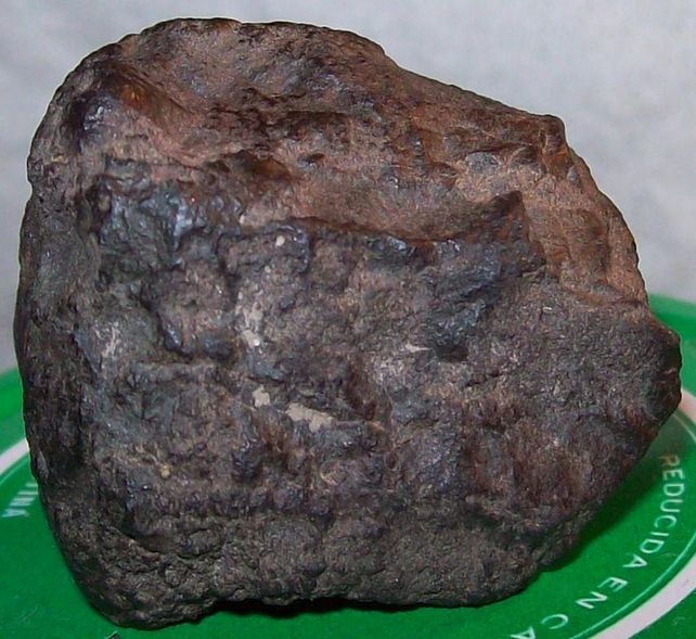 Encontraron una extraña roca que podría ser de un meteorito