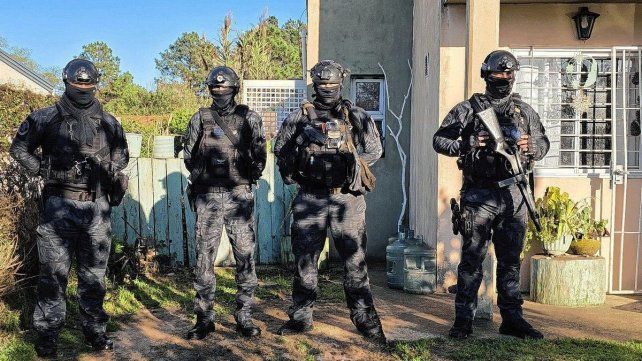 Personal policial ejecutó cinco allanamientos durante la mañana de este miércoles en Concordia.