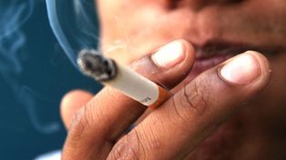 Los fumadores redujeron su consumo en un 30 por ciento