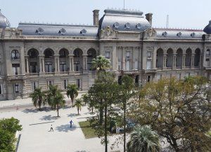 Santa Fe mejoró su calificación crediticia y quedó por encima de la nota del Gobierno nacional