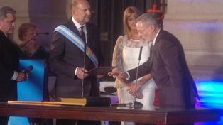 Omar Perotti puso en funciones a su gabinete