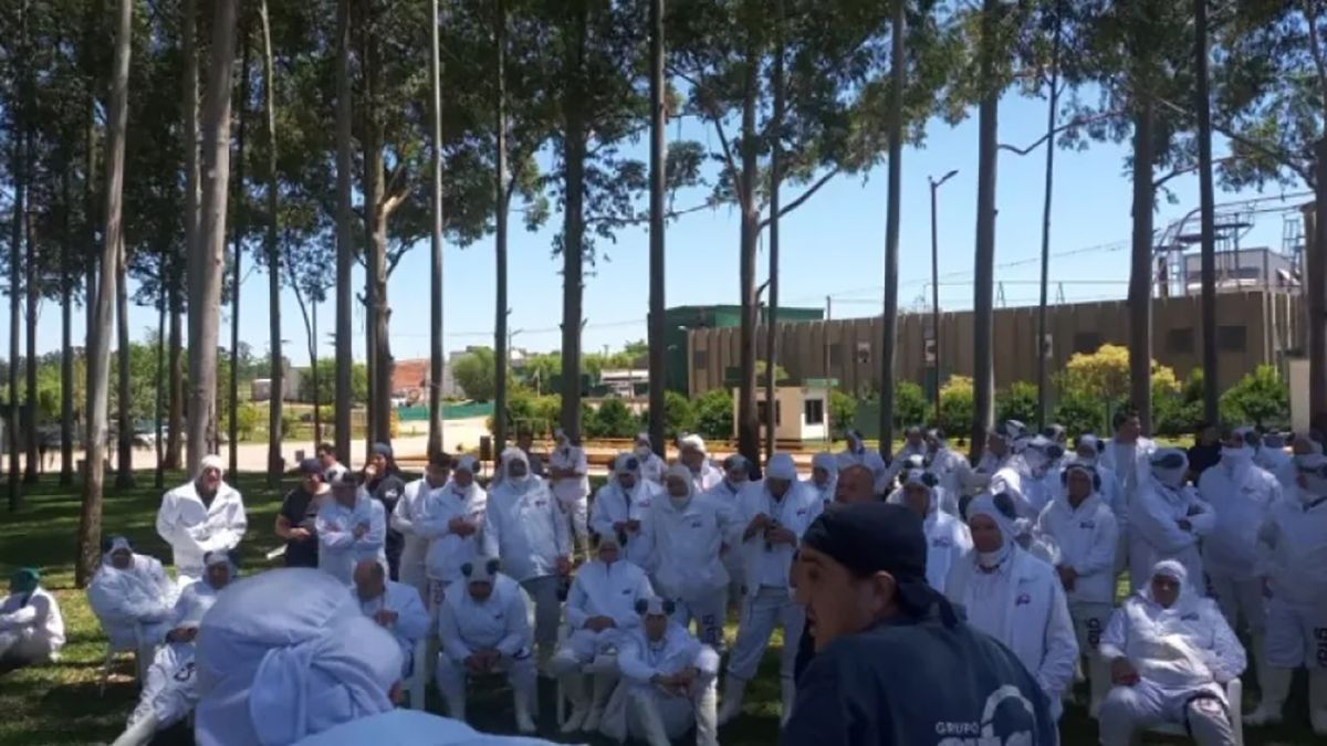 Comenzó el pago del subsidio provincial para trabajadores de Granja Tres Arroyos