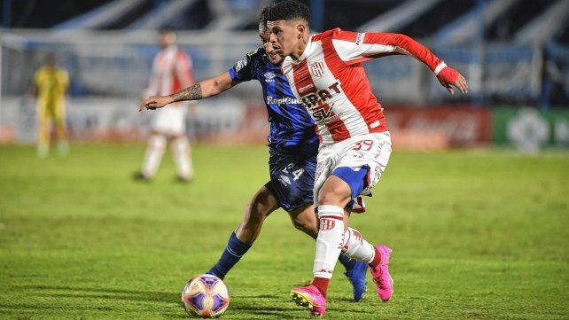 Unión perdió en el norte argentino y cortó una racha de seis partidos sin derrotas.